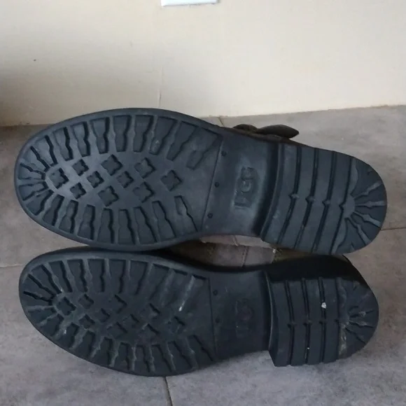 UGG Boots - Picture 5 of 10